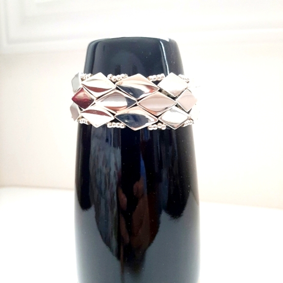 NEW Trendy Silver Bracelet - Picture 2 of 4